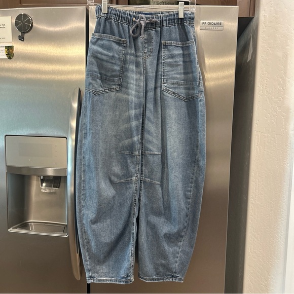 project Indigo Denim - Barrel Denim Jeans - Light Blue XS